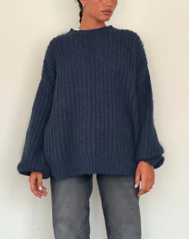 Daren Oversized Knitted Jumper in Navy