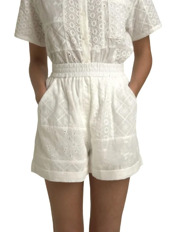 Doris Short In Blanc