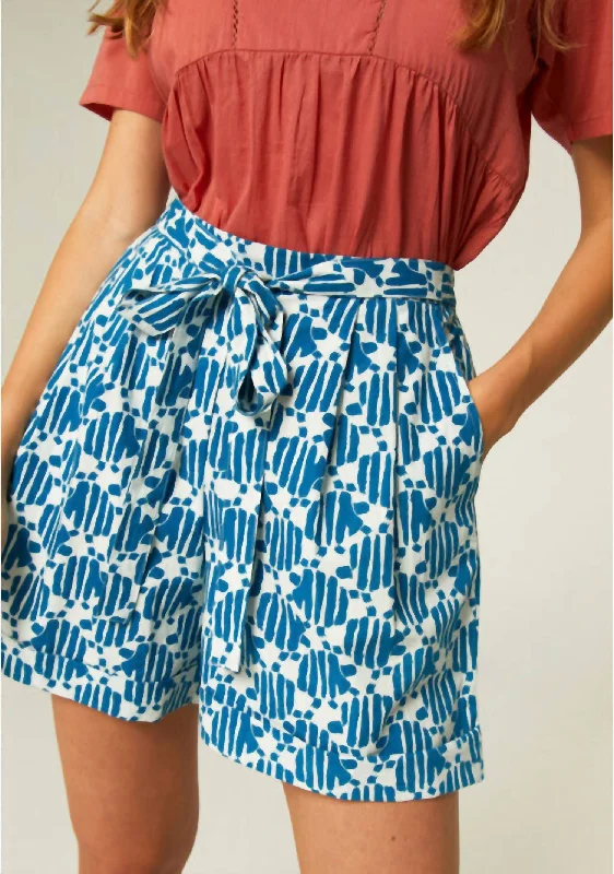 Turtle Print Short In Blue