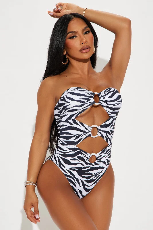 Adelaide O-Ring Cutout 1 Piece Swimsuit - Black/White