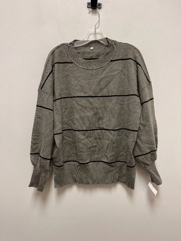 Sweater By Clothes Mentor In Grey, Size: M